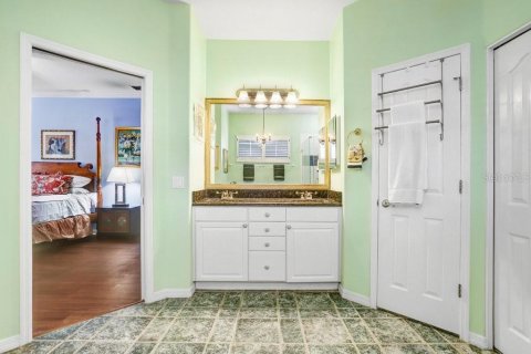 House in Tampa, Florida 4 bedrooms, 263.38 sq.m. № 2097547 - photo 29