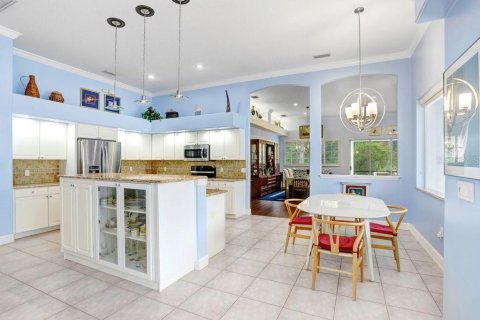 House in Tampa, Florida 4 bedrooms, 263.38 sq.m. № 2097547 - photo 18