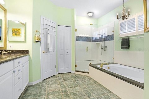 House in Tampa, Florida 4 bedrooms, 263.38 sq.m. № 2097547 - photo 28