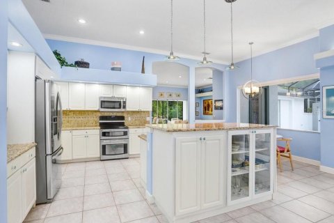 House in Tampa, Florida 4 bedrooms, 263.38 sq.m. № 2097547 - photo 19