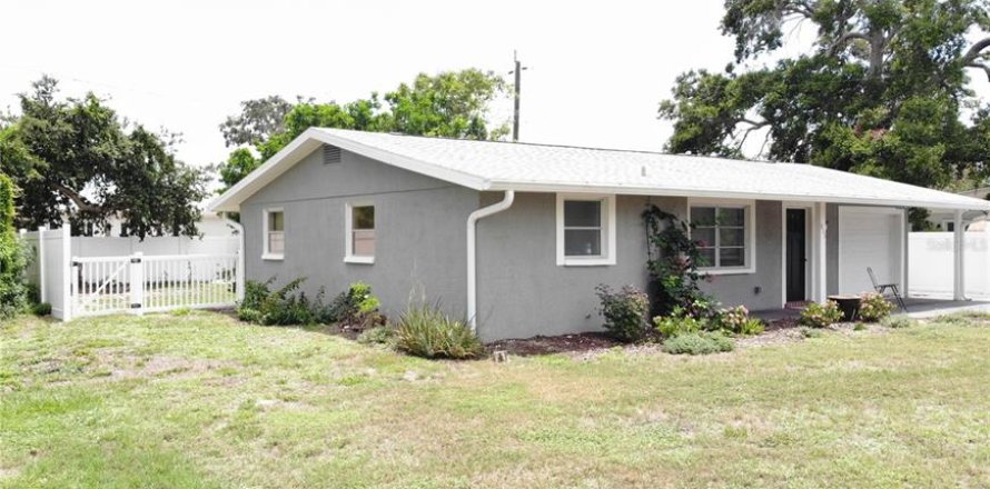 House in Venice, Florida 2 bedrooms, 97.55 sq.m. № 1803803