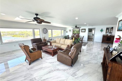 Condo in Belleair Bluffs, Florida, 2 bedrooms  № 1815148 - photo 6