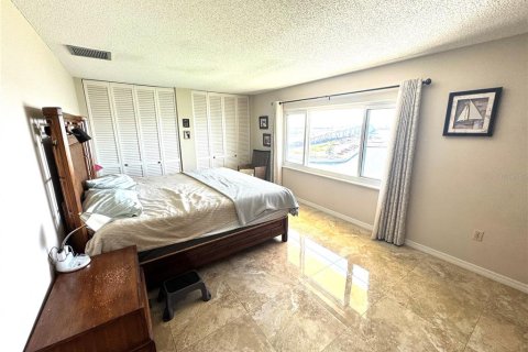 Condo in Belleair Bluffs, Florida, 2 bedrooms  № 1815148 - photo 24