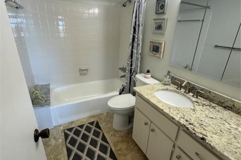 Condo in Belleair Bluffs, Florida, 2 bedrooms  № 1815148 - photo 9