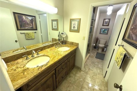 Condo in Belleair Bluffs, Florida, 2 bedrooms  № 1815148 - photo 19