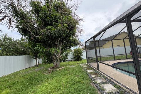 House in Port St. Lucie, Florida 3 bedrooms, 113.9 sq.m. № 2402487 - photo 23