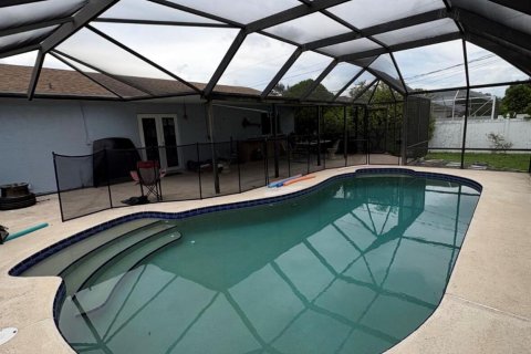 House in Port St. Lucie, Florida 3 bedrooms, 113.9 sq.m. № 2402487 - photo 16
