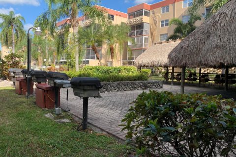 Condo in Plantation, Florida, 1 bedroom  № 2260034 - photo 28