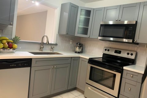 Condo in Plantation, Florida, 1 bedroom  № 2260034 - photo 5