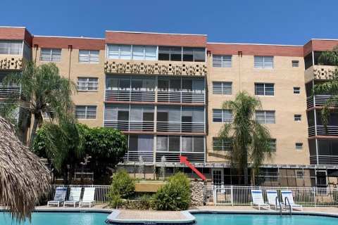 Condo in Plantation, Florida, 1 bedroom  № 2260034 - photo 2