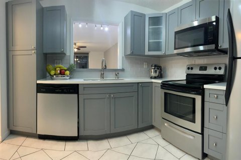 Condo in Plantation, Florida, 1 bedroom  № 2260034 - photo 3