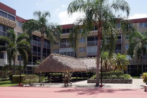 Condo in Plantation, Florida, 1 bedroom  № 2260034 - photo 27