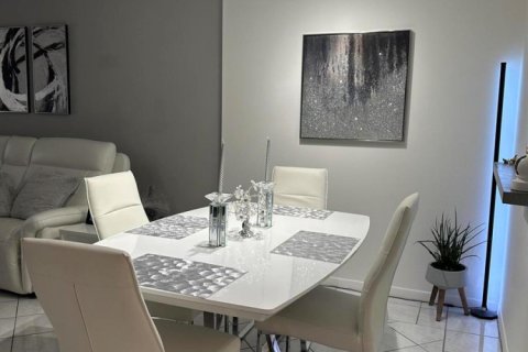 Condo in Plantation, Florida, 1 bedroom  № 2260034 - photo 11