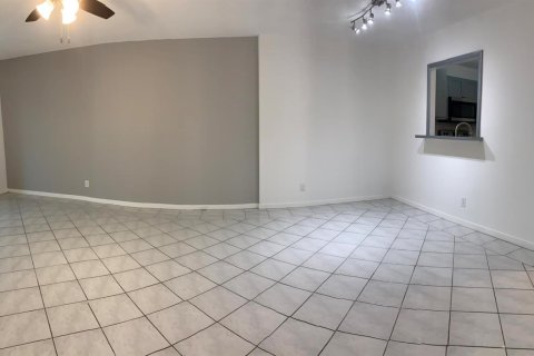 Condo in Plantation, Florida, 1 bedroom  № 2260034 - photo 10