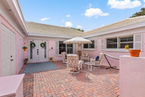 House in Boynton Beach, Florida 3 bedrooms, 214.98 sq.m. № 1045519 - photo 1