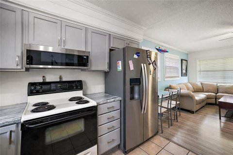 Condo in Tavares, Florida, 2 bedrooms  № 1563419 - photo 15