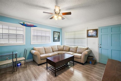 Condo in Tavares, Florida, 2 bedrooms  № 1563419 - photo 11