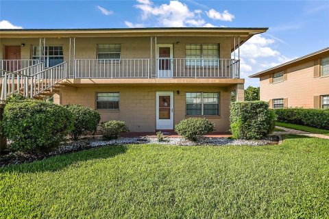 Condo in Tavares, Florida, 2 bedrooms  № 1563419 - photo 2