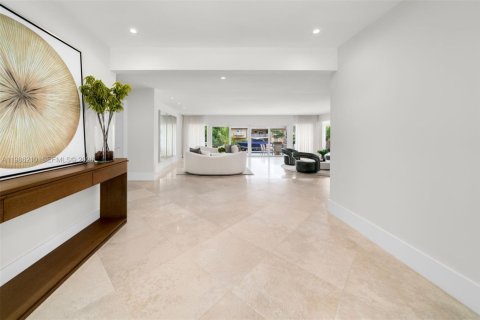 Снять в аренду виллу или дом в Корал-Гейблс, Флорида 7 спален, 468.23м2, № 2048201 - фото 20