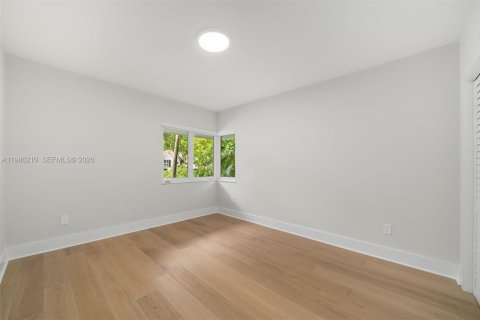 Снять в аренду виллу или дом в Корал-Гейблс, Флорида 7 спален, 468.23м2, № 2048201 - фото 29