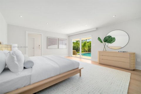 Снять в аренду виллу или дом в Корал-Гейблс, Флорида 7 спален, 468.23м2, № 2048201 - фото 16