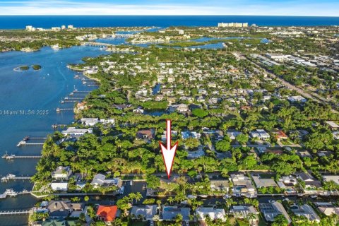 House in Jupiter, Florida 4 bedrooms, 218.97 sq.m. № 1846187 - photo 3