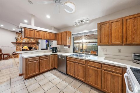 House in Jupiter, Florida 4 bedrooms, 218.97 sq.m. № 1846187 - photo 9