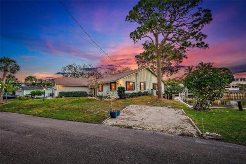 House in Jupiter, Florida 4 bedrooms, 218.97 sq.m. № 1846187 - photo 30
