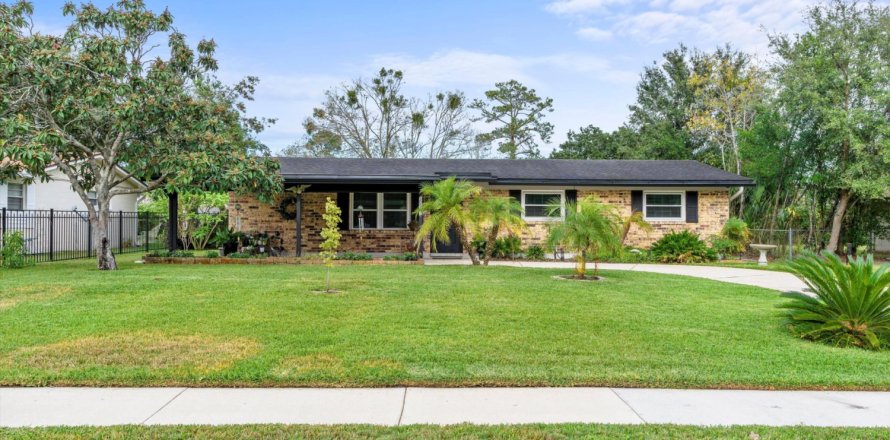 House in Jacksonville, Florida 3 bedrooms, 115.94 sq.m. № 867956