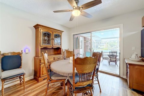 Villa ou maison à vendre à Haines City, Floride: 3 chambres, 148.27 m2 № 2324347 - photo 12