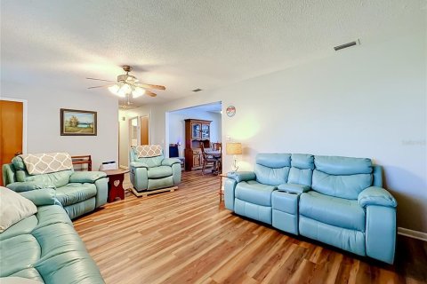 Villa ou maison à vendre à Haines City, Floride: 3 chambres, 148.27 m2 № 2324347 - photo 10