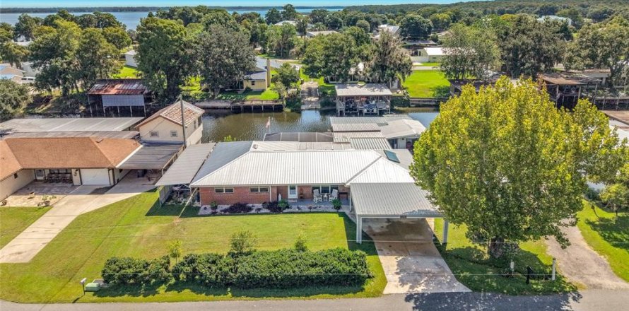 Villa ou maison à Haines City, Floride 3 chambres, 148.27 m2 № 2324347