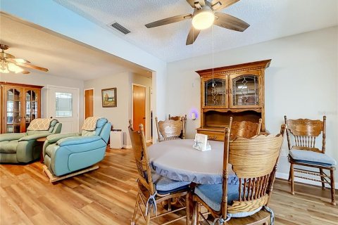 Villa ou maison à vendre à Haines City, Floride: 3 chambres, 148.27 m2 № 2324347 - photo 13