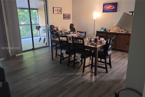 Copropriété à vendre à Plantation, Floride: 2 chambres, 120.4 m2 № 2417830 - photo 2