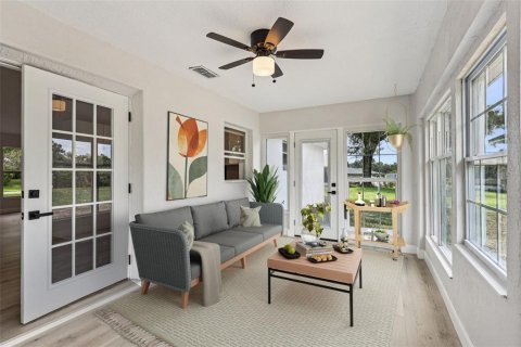 House in Sorrento, Florida 3 bedrooms, 150.41 sq.m. № 1813501 - photo 30