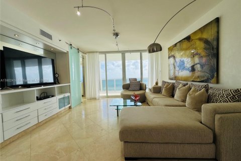 Condominio en venta en Sunny Isles Beach, Florida, 3 dormitorios, 226.68 m2 № 1234937 - foto 6