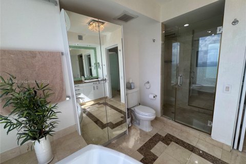 Condominio en venta en Sunny Isles Beach, Florida, 3 dormitorios, 226.68 m2 № 1234937 - foto 20
