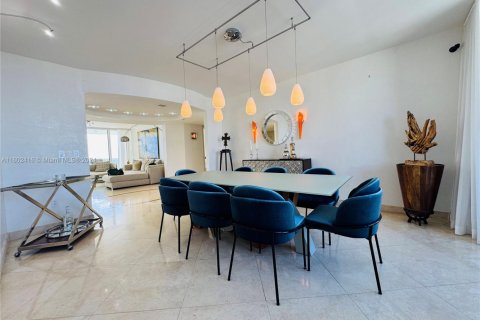 Condominio en venta en Sunny Isles Beach, Florida, 3 dormitorios, 226.68 m2 № 1234937 - foto 9