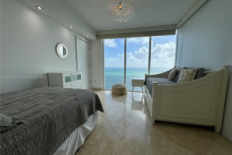 Condominio en venta en Sunny Isles Beach, Florida, 3 dormitorios, 226.68 m2 № 1234937 - foto 25