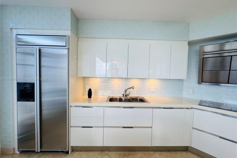 Condominio en venta en Sunny Isles Beach, Florida, 3 dormitorios, 226.68 m2 № 1234937 - foto 15