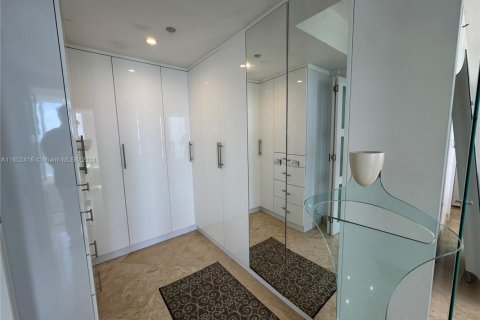 Condominio en venta en Sunny Isles Beach, Florida, 3 dormitorios, 226.68 m2 № 1234937 - foto 23