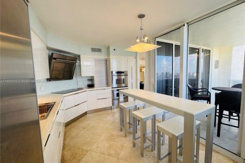Condominio en venta en Sunny Isles Beach, Florida, 3 dormitorios, 226.68 m2 № 1234937 - foto 13