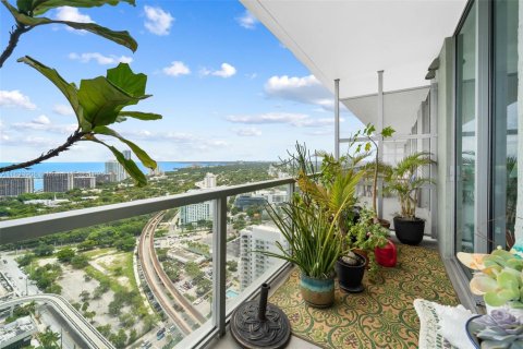 Condo in Miami, Florida, 2 bedrooms  № 1936341 - photo 24