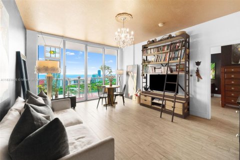 Copropriété à vendre à Miami, Floride: 2 chambres, 94.11 m2 № 1936341 - photo 2