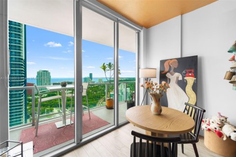 Condo in Miami, Florida, 2 bedrooms  № 1936341 - photo 4