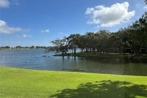 Condo in Oakland Park, Florida, 2 bedrooms  № 1977144
