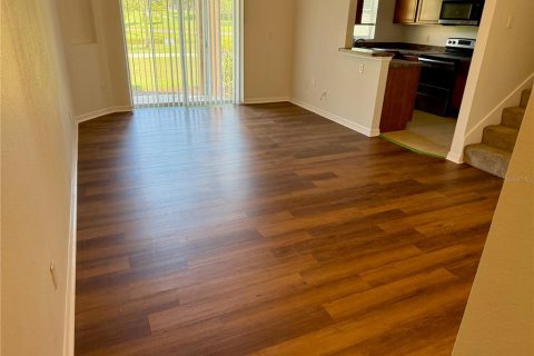 Townhouse in Sanford, Florida 3 bedrooms, 111.76 sq.m. № 2237616 - photo 3