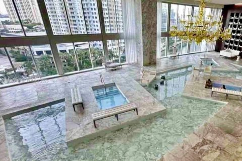 Купить кондоминиум в Майами, Флорида 2 спальни, 119.84м2, № 1991626 - фото 14