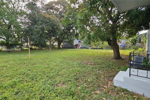 Снять в аренду виллу или дом в Помпано-Бич, Флорида 3 спальни, 99.03м2, № 2046278 - фото 25