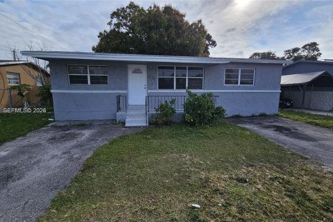 Снять в аренду виллу или дом в Помпано-Бич, Флорида 3 спальни, 99.03м2, № 2046278 - фото 23